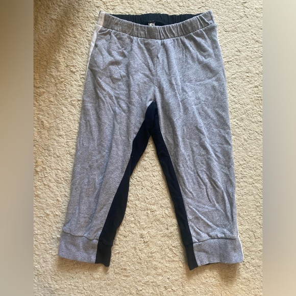 5/$20 fabletics cropped pants - Picture 1 of 5